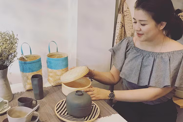 Trước đó, nữ MC đã có hơn 10 năm gắn bó với truyền hình. Ảnh: FBNV