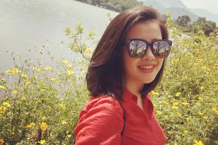 Dù đã là mẹ của hai nhóc tì nhưng BTV Ngọc Diệp vẫn rất trẻ trung, năng động ở đời thường. Ảnh: FBNV