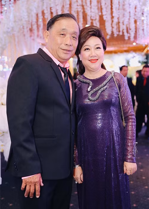 Dù có cậu con trai danh hài đã 30 tuổi nhưng bà vẫn giữa được vẻ đẹp đằm thắm. Ảnh: Thể thao văn hóa