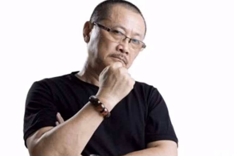 Năm 2011, nghệ sĩ Trần Đức một lần nữa đảm nhận vai phản diện trong bộ phim “Đầm lầy bạc”. Đó là vai ông Thọ - trùm mafia núp dưới cái bóng tử tế. Ảnh: VTV