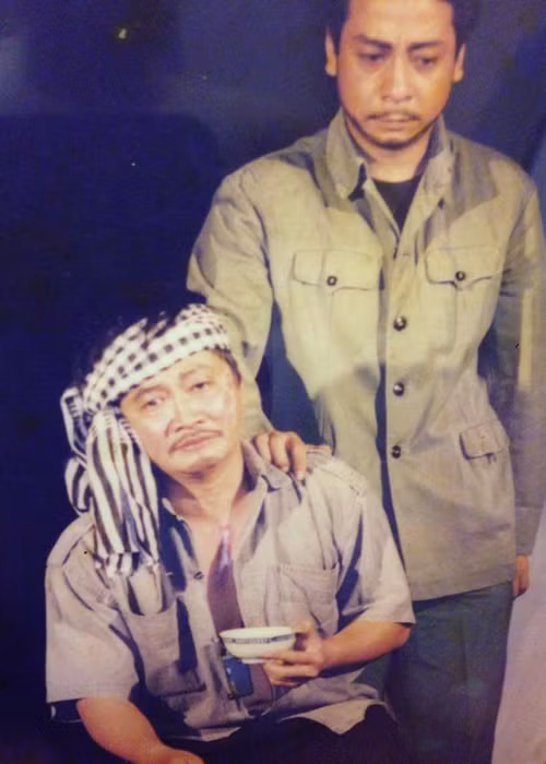 Được khán giả nhớ đến qua những vai ác, nghệ sĩ Trần Đức coi đó là thành công. Ít ai biết rằng ông đóng vai chính diện nhiều hơn và thành tích được ghi nhận cũng ở vai chính diện. Ảnh: FBNV