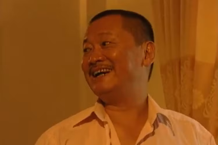 Trước bộ phim “Sống chung với mẹ chồng”, nghệ sĩ Trần Đức đóng đinh vai phản diện. Năm 2009, ông ghi dấu ấn với vai cục trưởng tham nhũng Trần Đức trong bộ phim truyền hình nổi tiếng “Chạy án”. Ảnh: Gia đình và xã hội