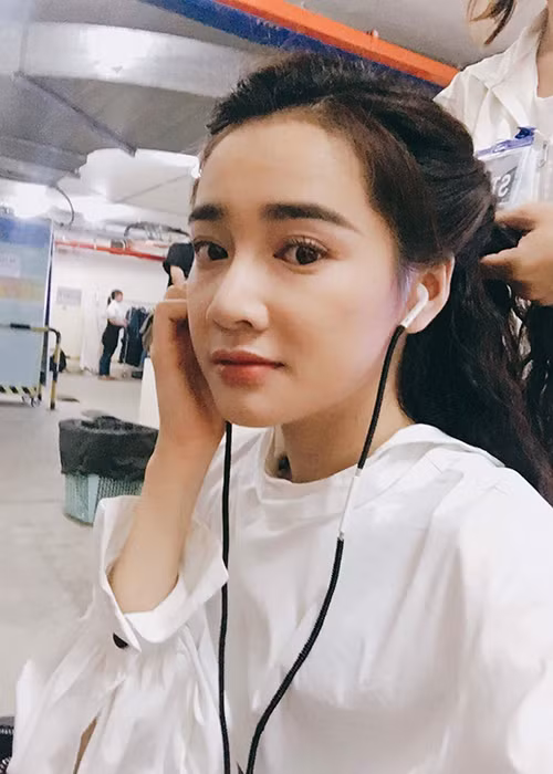 Sau nghi vấn cãi nhau với Trường Giang, trên trang cá nhân, Nhã Phương đăng tải status khá dài khiến người hâm mộ hoang mang cô và bạn trai bất hòa. Ảnh: FBNV