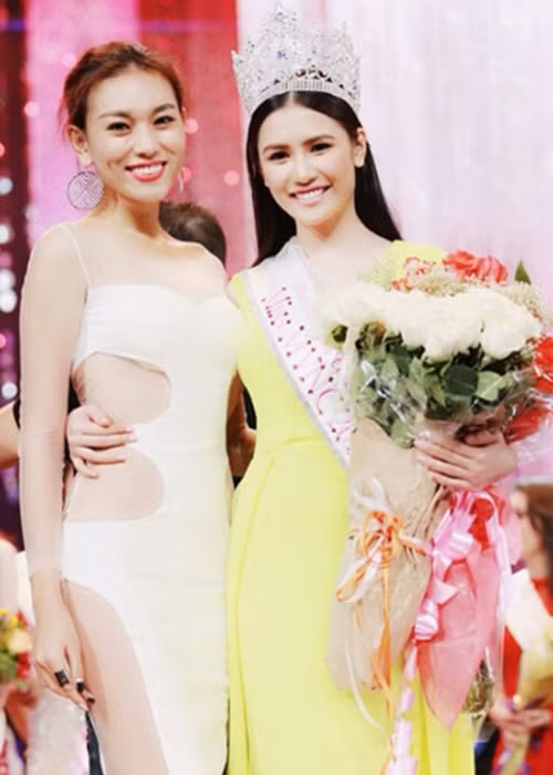 Cũng vượt rào thi cuộc thi nhan sắc quốc tế, ba người đẹp Tường Vy (trong ảnh), Cao Thùy Linh và Huỳnh Thúy Anh lại từng bị Cục Nghệ thuật Biểu diễn tạm thời đình chỉ hoạt động biểu diễn trên cả nước. Ảnh: Đời sống pháp luật