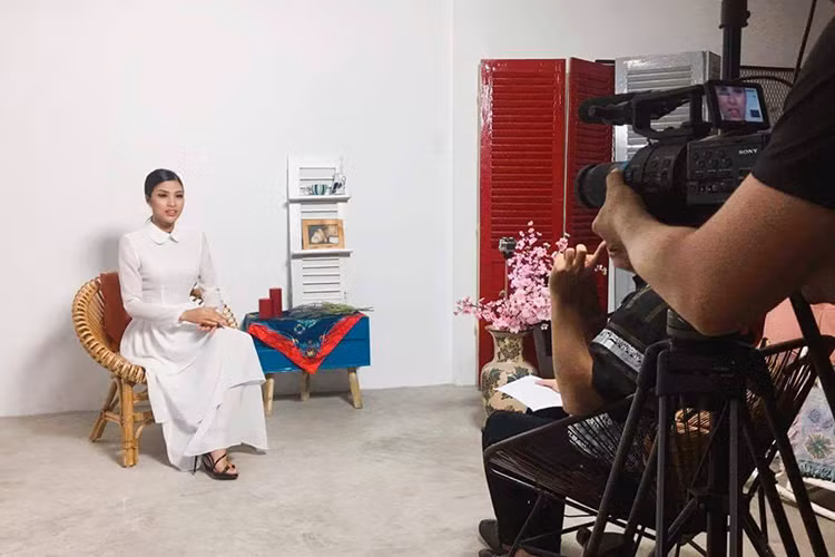 Với Nguyễn Thị Thành, trước nguy cơ bị cấm diễn sau khi về nước, cô đã tuyên bố sẽ không gia showbiz. Theo đó, sau cuộc thi ở Ai Cập, người đẹp gốc Bắc Ninh sẽ đi du học và tập kinh doanh. Ảnh: Venus Beauty Queen