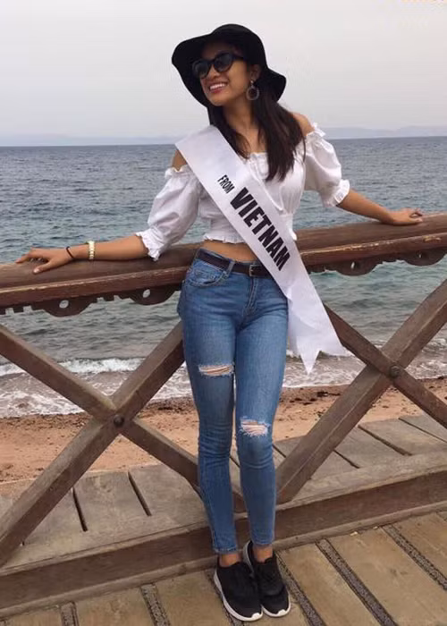 Đáng chú ý, mới nhất, theo Saostar đưa tin, Nguyễn Thị Thành sẽ giải nghệ để du học và sau đó làm kinh doanh sau cuộc thi Hoa hậu Môi trường Quốc tế 2017.