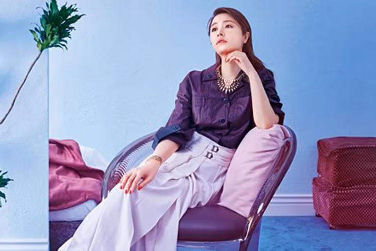 Vóc dáng thanh mảnh và vòng eo thon nhỏ của nàng Hạ Tử Vy Lâm Tâm Như khiến các fan trầm trồ ngưỡng mộ.