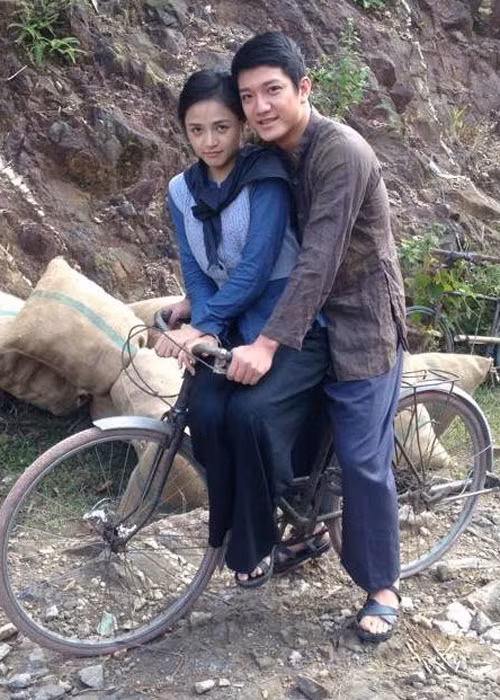 Ngoài đời, Thu Quỳnh từng trải qua hôn nhân đổ vỡ với diễn viên Chí Nhân. Cả hai vốn gặp và nảy sinh tình cảm trên phim trường khi quay bộ phim điện ảnh “Sống cùng lịch sử”. Ảnh: GĐ&amp;XH