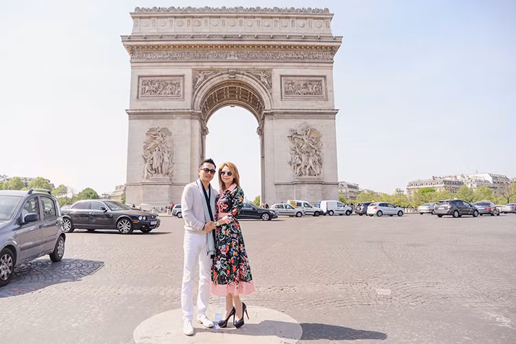 Bạn trai Thanh Thảo được khen trẻ trung so với tuổi 48. Anh còn được mọi người yêu mến bởi sự giản dị và dễ gần.