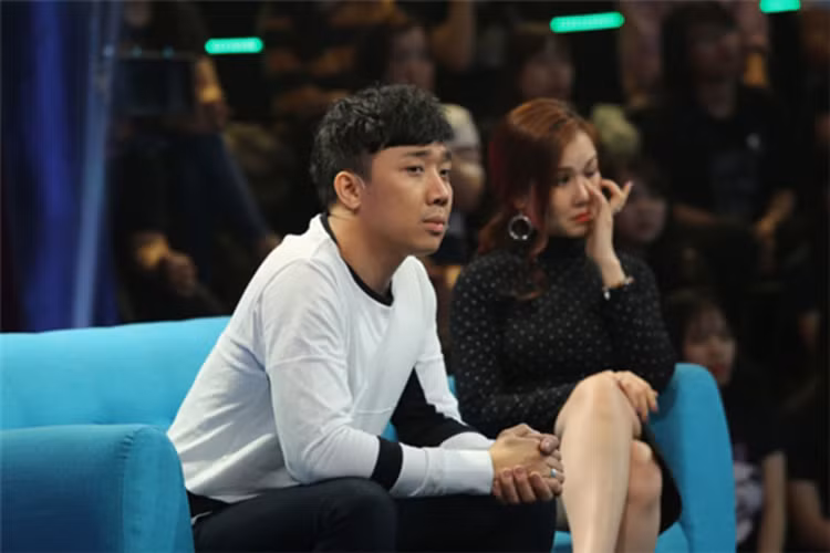 Sau một ngày giữ im lặng, Trấn Thành mới chính thức lên tiếng. Anh từ chối đề cập đến thông tin bị “cấm lên sóng” mà chỉ nhận lỗi vì những phát ngôn, hành vi khiến mọi người không hài lòng, đồng thời khẳng định không có ý ngông cuồng hay thách thức với khán giả. Ảnh: Yan