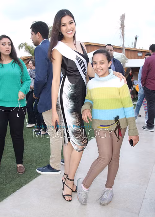 Ngay khi có mặt tại cuộc thi Miss Eco International 2017, cô đã giành giải thưởng. Đó là huy chương vàng kèm dải băng ghi Miss Fitness Unlimited Gym 2017. Ảnh: Missosology