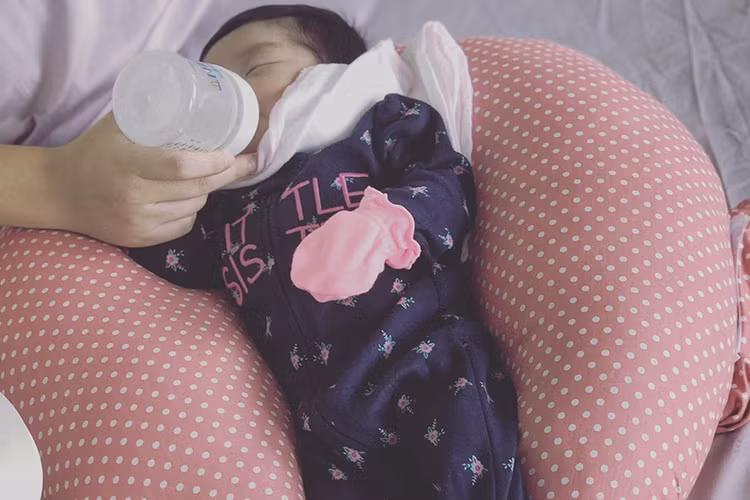 Trên trang cá nhân, Phạm Quỳnh Anh tạo một album tên “Em bé mùa xuân” để ghi lại hình ảnh con gái thứ 2 từ lúc còn trong bụng mẹ. Ảnh: FBNV