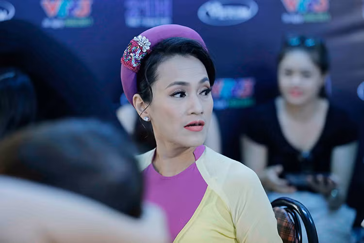 Con gái của danh ca Chế Linh cho biết cô vô cùng lo lắng nhưng vẫn phải cố gắng hết sức để không phụ công huấn luyện viên của mình.