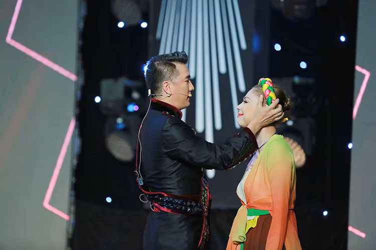 Huấn luyện viên Thanh Thảo và Dương Triệu Vũ cũng không chịu thua kém Vũ Hà khi tiết lộ sẽ đầu tư hết mức cho thí sinh của mình.