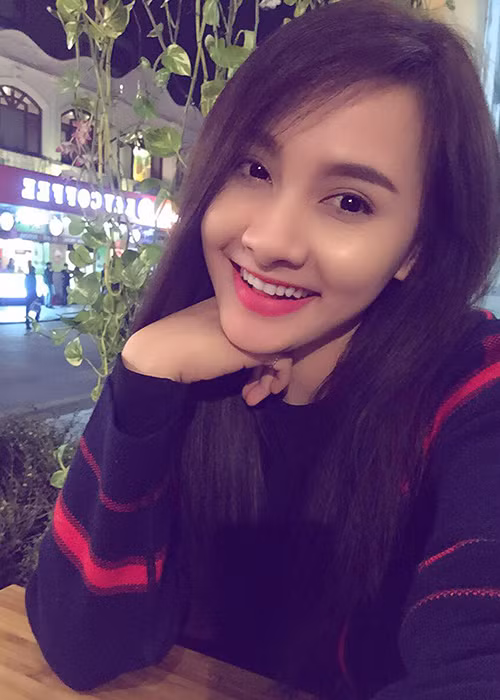 Kết hôn ở tuổi 21, Bảo Thanh hiện có cuộc sống hôn nhân hạnh phúc bên ông xã điển trai và cậu con trai kháu khỉnh. Ảnh: FBNV