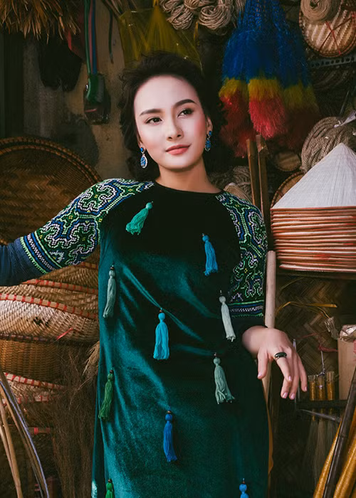 Nhan sắc xinh đẹp và được đào tạo diễn xuất bài bản là những lợi thế của nữ diễn viên phim “Sống chung với mẹ chồng” này. Ảnh: FBNV