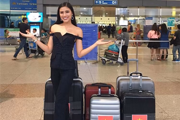 Không ít người lắc đầu ngao ngán khi Nguyễn Thị Thành âm thầm chuẩn bị đi thi, sẵn sàng “lách luật”. Thậm chí khi được thông báo triệu tập, cô cũng không mấy bận tâm. Nhiều người không hiểu lý do Nguyễn Thị Thành đánh liều, bất chấp để đi thi nhan sắc. Ảnh: Thể thao văn hóa