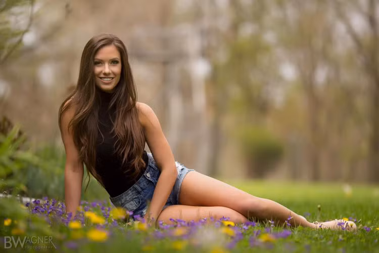 Năm 2014, người đẹp tham gia tổ chức các sự kiện để quyên góp tiền mua máy chụp quang 3D tuyến vú cho một bệnh viện địa phương. Ảnh: Instagram nhân vật