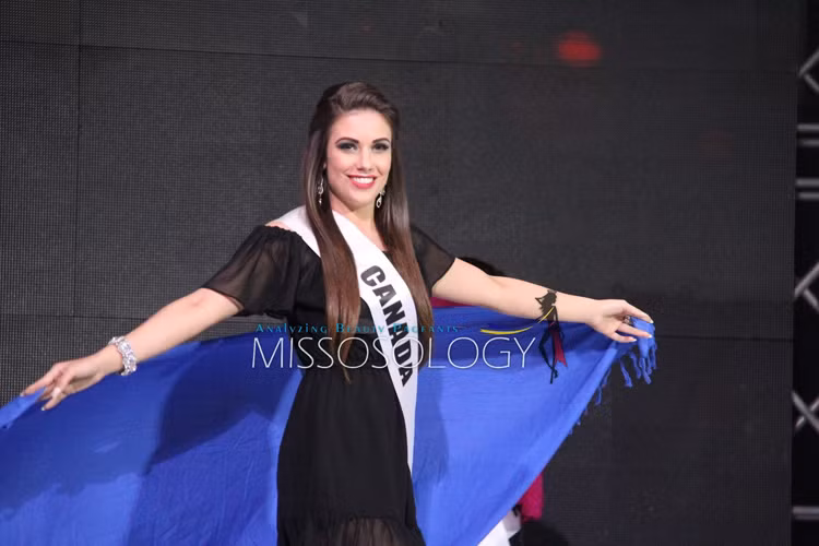 Amber từng đại diện Canada tham gia cuộc thi Hoa hậu Quốc tế 2016 và xuất sắc lọt top 15 chung cuộc. Ảnh: Missosology