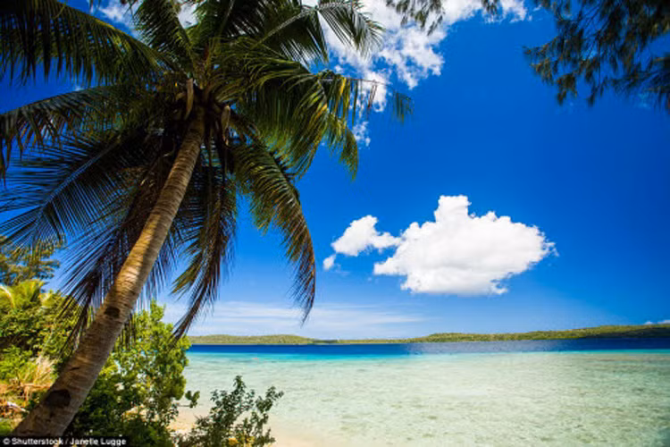 Với 83 hòn đảo nhỏ, quần đảo Vanuatu là một trong những địa điểm du lịch hấp dẫn nhất tại Nam Thái Bình Dương.