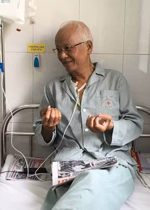 Nam diễn viên phim "Đất và người" luôn lạc quan dù mắc bệnh ung thư. Từ giữa năm 2016, ông đã không đóng phim được nữa. Ảnh: Khám Phá