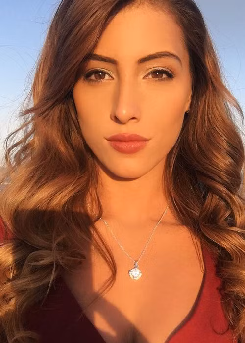 Hoa hậu Môi trường Quốc tế 2016 sở hữu gương mặt sắc sảo, làn da nâu khỏe khoắn và vóc dáng nóng bỏng. Ảnh: FBNV