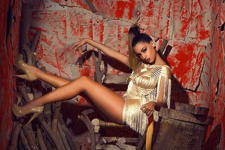 1 năm sau đăng quang Hoa hậu Môi trường Quốc tế, Natalia Carvajal ngày càng đẹp mặn mà. Ảnh: FBNV