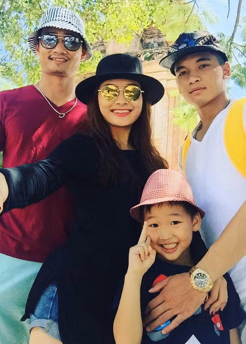 Ông xã Bảo Thanh tên Đức Thắng, không làm trong lĩnh vực giải trí. Anh là một chiến sĩ công an sở hữu chiều cao nổi bật cùng gương mặt ưa nhìn. Ảnh: FBNV