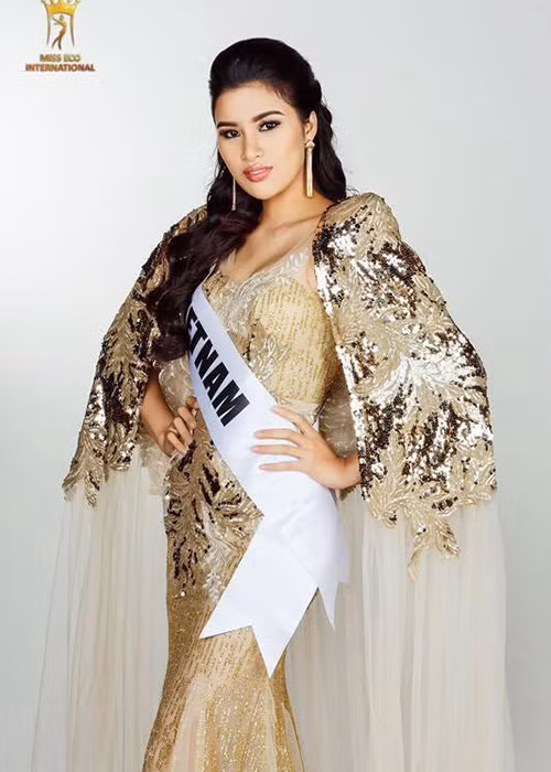 Sau khi bước chân vào cuộc thi Hoa hậu Môi trường Quốc tế 2017 - Miss Eco International 2017, Nguyễn Thị Thành liên tiếp đạt thành tích cao: top 3 trình diễn trang phục tái chế, top 10 tài năng và top 15 trình diễn trang phục áo tắm. Ảnh: BTC