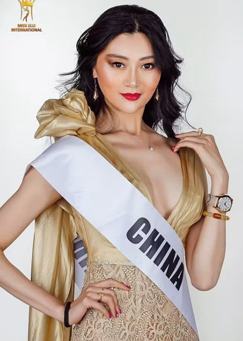 Xin Zhao là đại diện Trung Quốc tại cuộc thi Hoa hậu Môi trường Quốc tế năm nay. Trước chung kết, người đẹp đã đạt thành tích: top 10 phần thi tài năng, top 15 phần thi trình diễn áo tắm. Ảnh: BTC