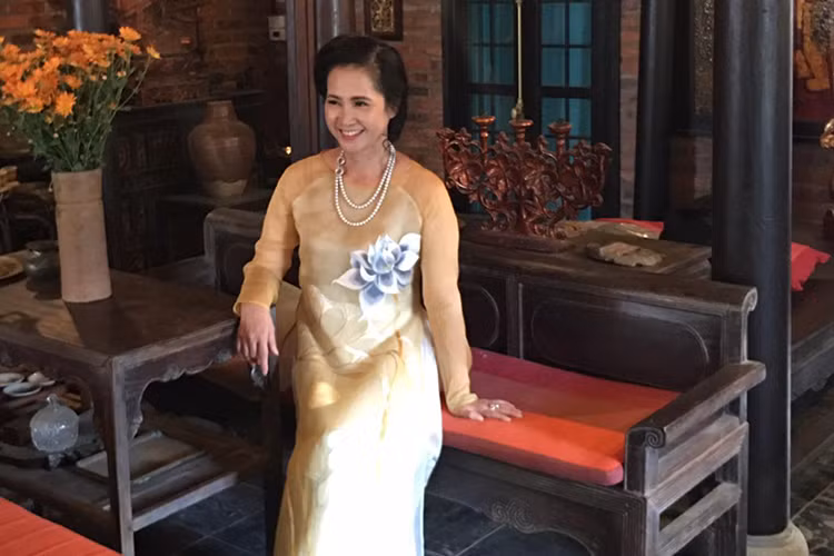 Kể từ tham gia hoạt động nghệ thuật, nghệ sĩ Lan Hương luôn tránh xa mọi ồn ào, thị phi. Chị tự nhận mình chưa bao giờ đặt chân vào showbiz. Nữ nghệ sĩ chỉ biết mình là diễn viên sân khấu - truyền hình đem cảm xúc đến cho khán giả. Ảnh: FBNV