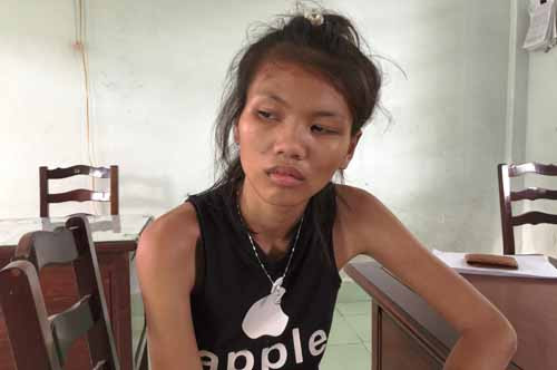 ...và đồng phạm Nhi (vợ Phong) cùng thực hiện hành vi đánh xe ôm, cướp tài sản.