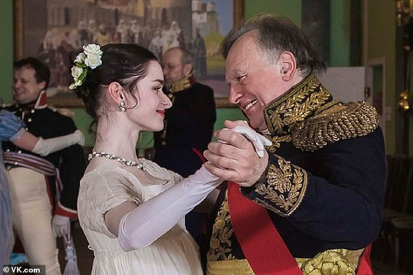 Giao su Nga sat hai, phan xac nguoi tinh xinh dep noi gi?-Hinh-3