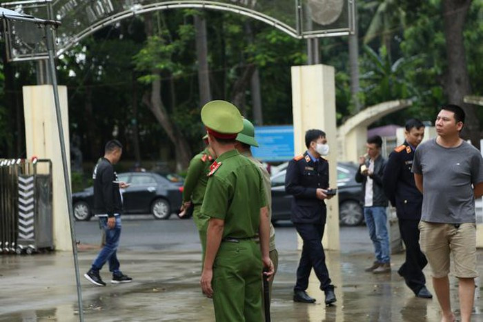 GD rut sung doa giet nguoi di duong: 'Toi chi muon noi chuyen hoa nha, doan ket'-Hinh-4
