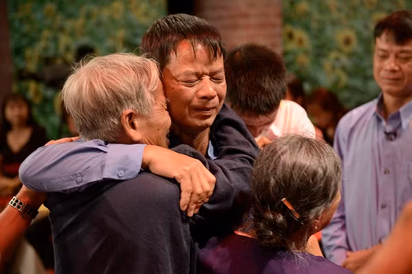 “Nhu chua he co cuoc chia ly” tro lai voi dien mao moi