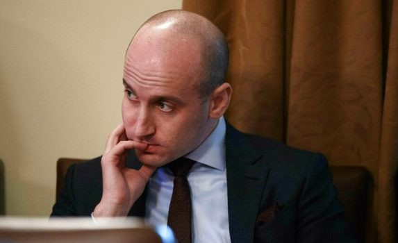 Sau khi tốt nghiệp đại học, Stephen Miller bắt đầu làm thư ký báo chí cho nghị sĩ Michele Bachmann. Ảnh: BH.