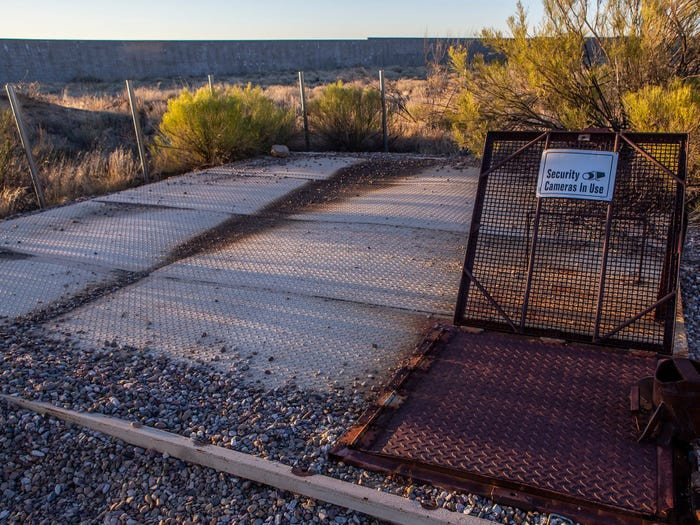 Dot nhap loat boongke bo hoang o My...bat ngo ben trong-Hinh-13