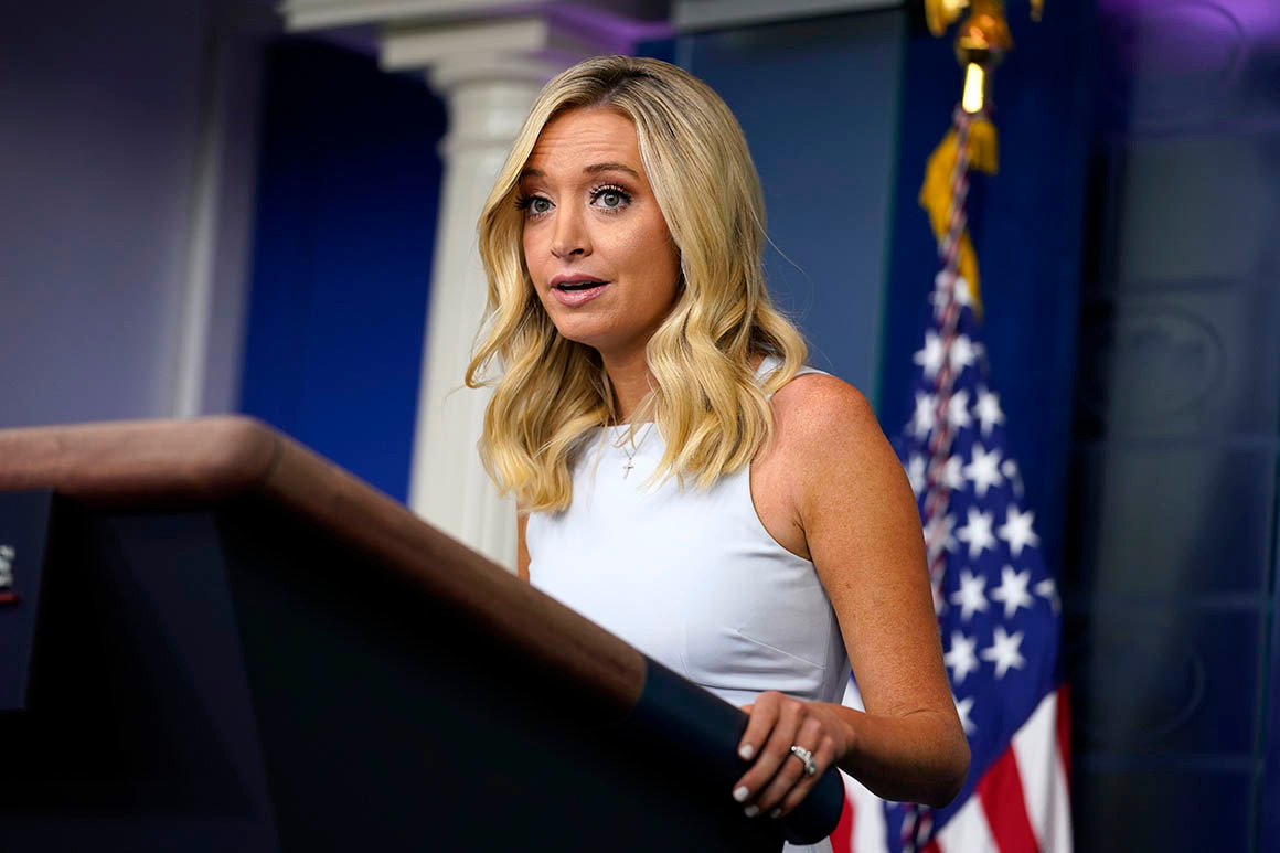 Khi còn là sinh viên đại học, McEnany từng làm thực tập sinh trong Nhà Trắng dưới thời cựu Tổng thống George W. Bush. Ảnh: Politico.