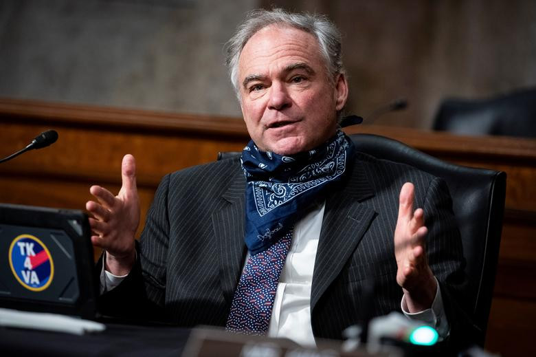 Thượng nghị sĩ Tim Kaine, 62 tuổi, hồi giữa tháng 5 nói rằng ông và vợ đã nhiễm virus gây bệnh COVID-19. Ngoài ra, một số nghị sĩ Mỹ khác cũng đã mắc căn bệnh này.