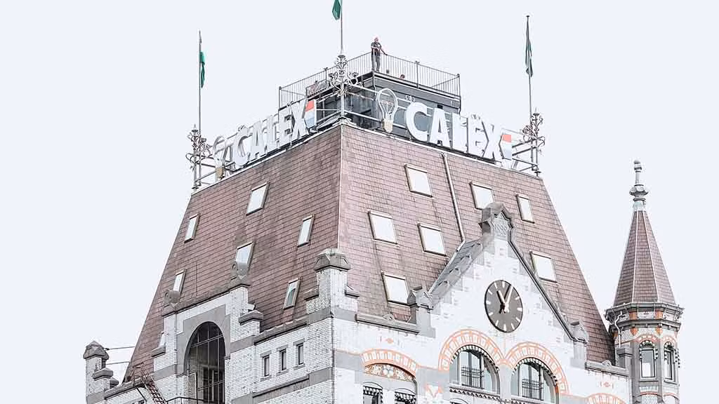 Witte Huis (hay Nhà Trắng) là tên của tòa nhà chọc trời đầu tiên ở Rotterdam. Đây là tòa nhà văn phòng cao nhất của châu Âu một thời và là một trong những tòa nhà duy nhất ở trung tâm thành phố Rotterdam còn sót lại sau trận oanh tạc vào năm 1940. Ảnh: DC.