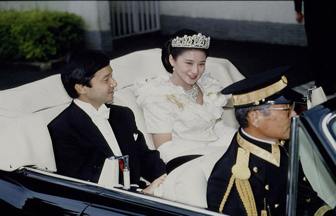 Đám cưới của ông Naruhito và bà Masako năm 1993 tại thủ đô Tokyo. Ảnh: Sygma.