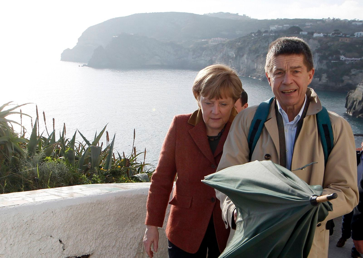 Reuters cho hay, Thủ tướng Merkel cũng từng nhận xét chồng bà là một người giỏi đưa ra lời khuyên. Ảnh: Spiegel. 