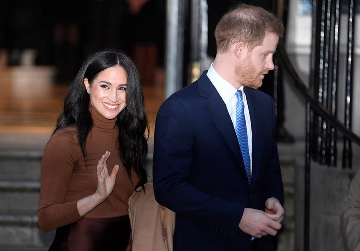 Ngày 8/1/2020, Hoàng tử Harry và Công nương Meghan bất ngờ thông báo rằng sẽ rút khỏi vai trò là các thành viên cấp cao của Hoàng gia Anh và hướng tới độc lập về tài chính. Ảnh: Reuters.