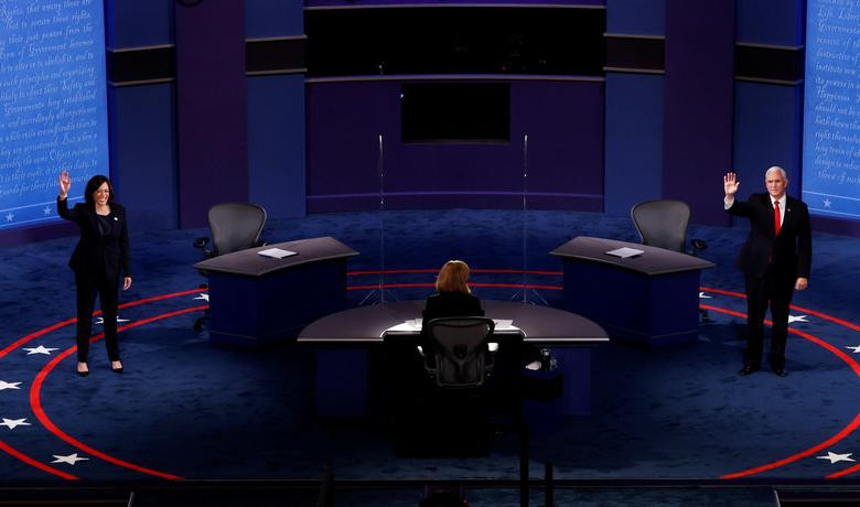 Cuộc tranh luận giữa ông Pence và bà Harris tập trung vào các chủ đề nóng, trong đó có dịch COVID-19, chiến tranh thương mại Mỹ - Trung, chính sách thuế, sự phục hồi kinh tế và biến đổi khí hậu.