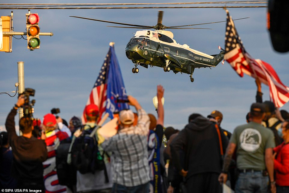 Ngày 5/10 (giờ địa phương), Tổng thống Donald Trump chính thức rời Trung tâm Y tế Quân sự Walter Reed và được đưa trở về Nhà Trắng bằng trực thăng, sau thời gian điều trị bệnh.