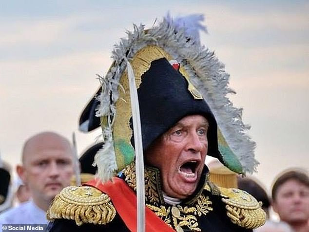 Xuất hiện trong phiên tòa ngày 11/11/2019, giáo sư Sokolov khi đó nhận tội và nói với thẩm phán: “Tôi cảm thấy rất hối hận. Tôi coi cô ấy như vợ và nói với bạn bè tôi sắp cưới cô ấy. Nhưng chúng tôi đã cãi nhau vì những đứa con của tôi". Ảnh: YNA.