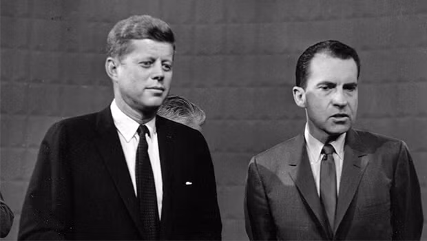 Cuộc tranh luận giữa hai ứng viên John Fitzgerald Kennedy và Richard Milhous Nixon là cuộc tranh luận Tổng thống Mỹ đầu tiên được phát sóng trên truyền hình trực tiếp từ kênh CBS ở Chicago vào ngày 26/9/1960. Ảnh: History.
