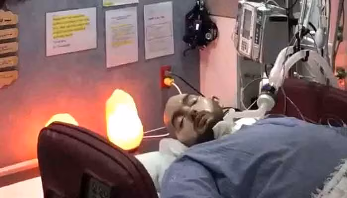 Tuy nhiên, đây không phải là lần đầu tiên Hoàng tử Khalid cử động cơ thể trong thời gian hôn mê.