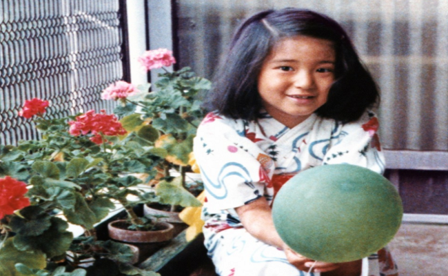 Trong ảnh, Hoàng hậu Masako, khi đó 6 tuổi, tại nhà ở New York (Mỹ) năm 1970. Ảnh: KN.