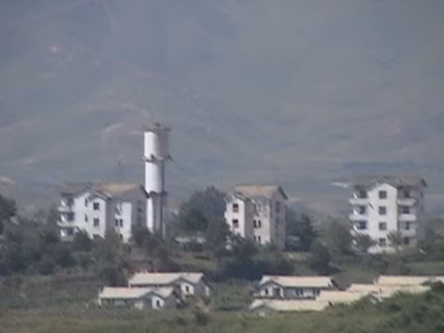 Bi an “lang hoa binh” Kijong-dong o bien gioi lien Trieu-Hinh-6